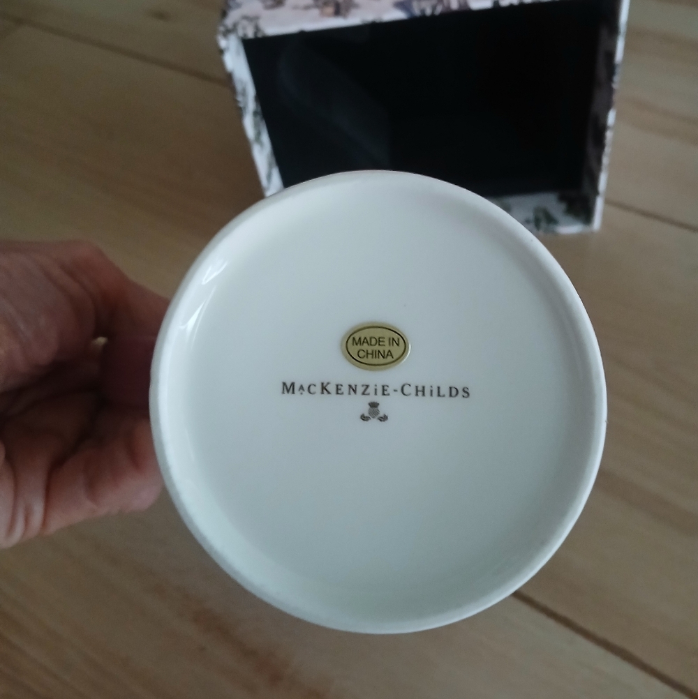 MacKenzie-Childs Brand New Mug "Alice In Wonderland" Duchess Mug - Picture 5 of 7
